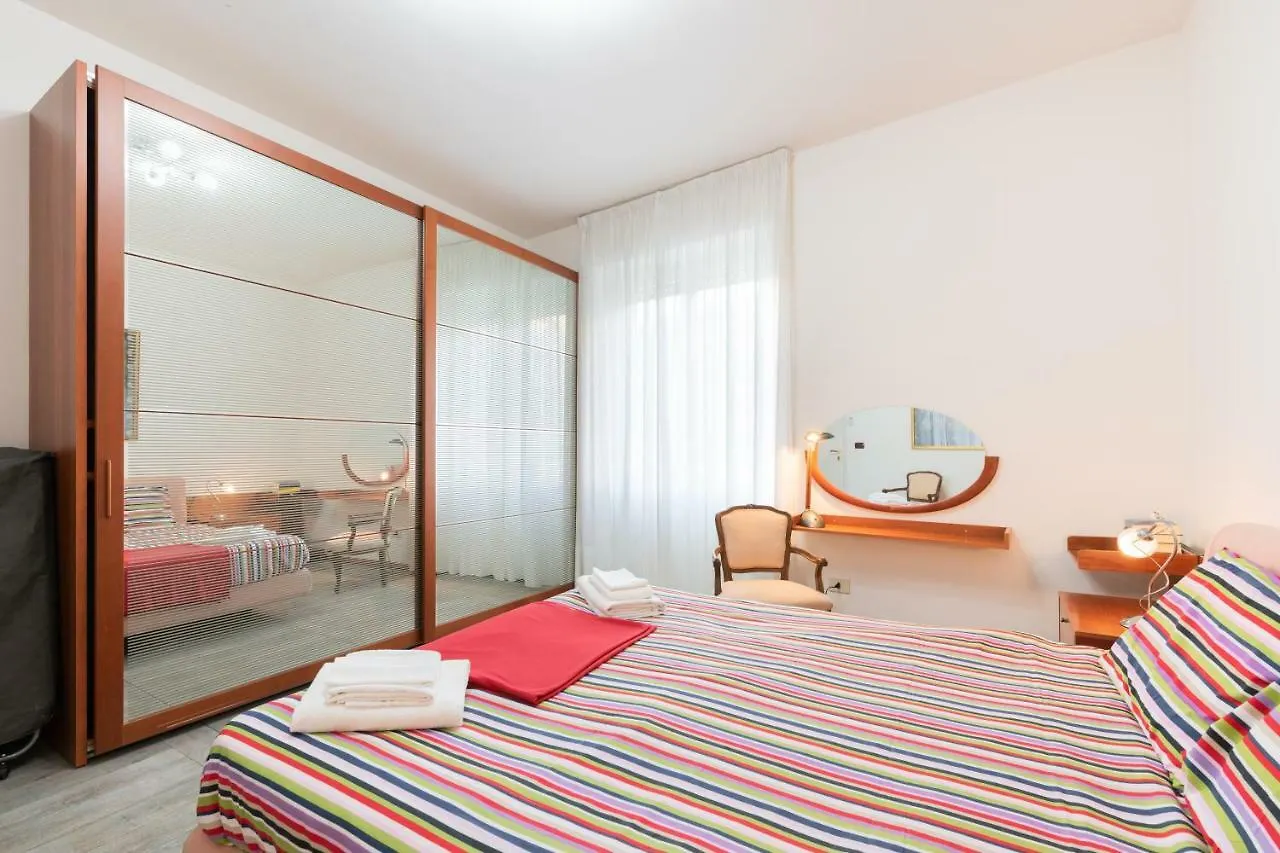 Cappuccini Florence Family & Group 3 Bedrooms Jacuzzi Fast Wi-Fi Air Conditioned Tram Apartman