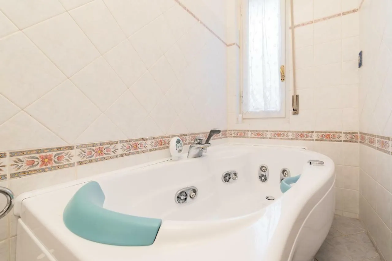 Apartman Cappuccini Florence Family & Group 3 Bedrooms Jacuzzi Fast Wi-Fi Air Conditioned Tram